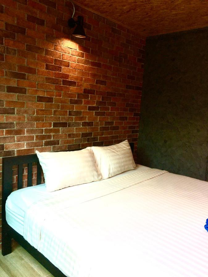 The Loft Resort Kabin Buri エクステリア 写真